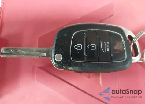 2018 Hyundai Santa Fe Sport 2.4L z USA, uszkodzony, nr VIN 5NMZT3LB4JH066680